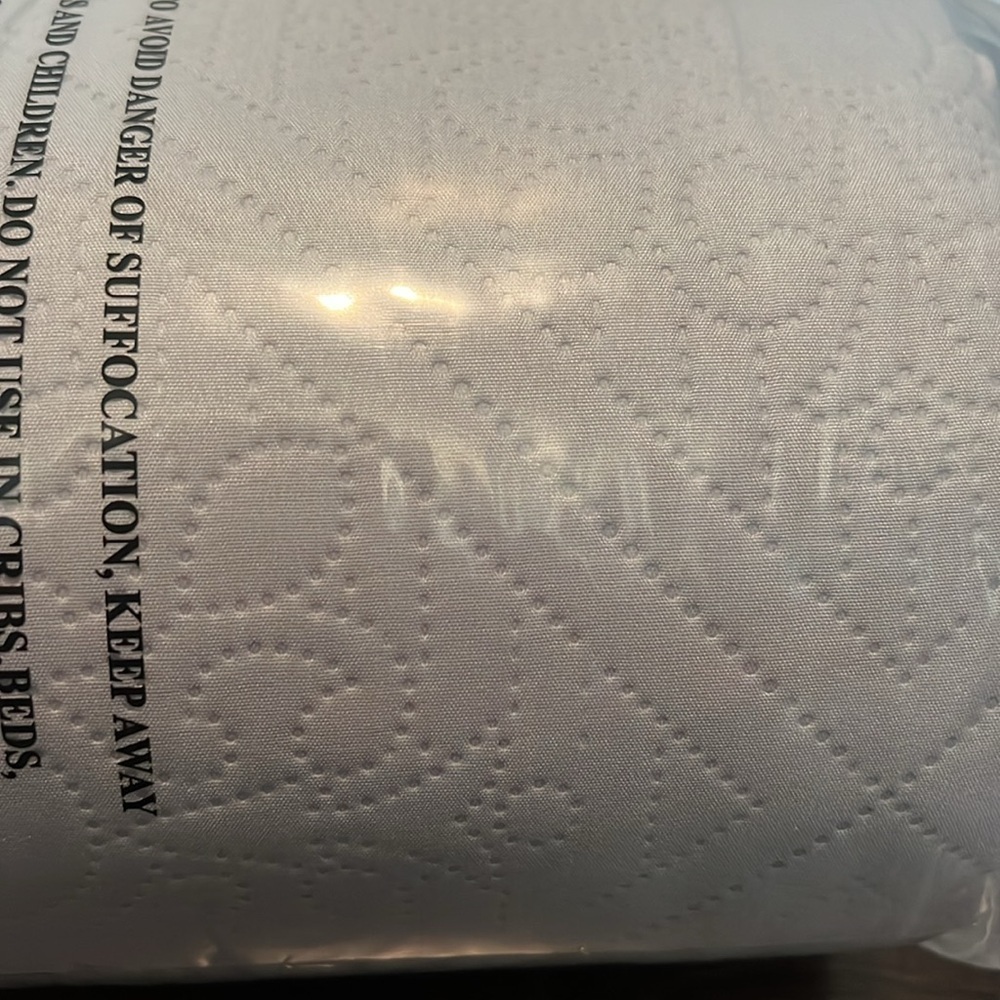 Queen gray bedspread NIB - Picture 2 of 4